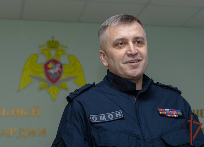 Росгвардейцы вручили первые паспорта юным жителям Калуги