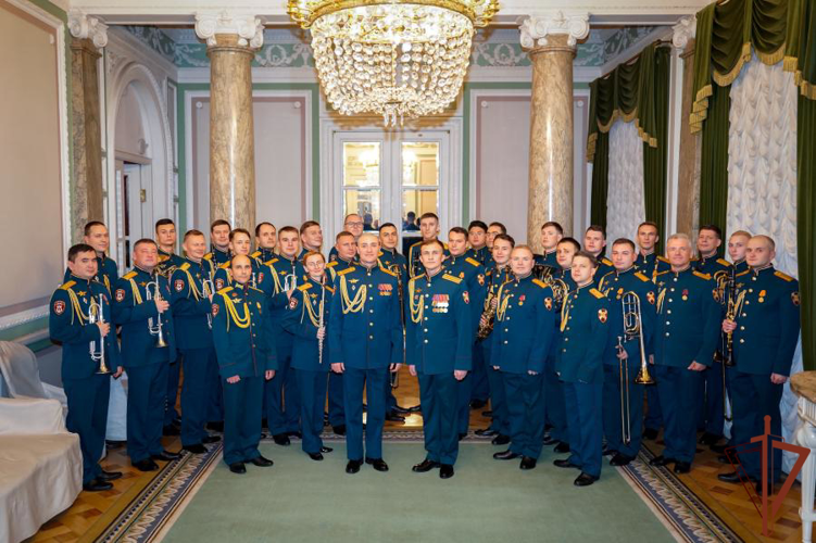 В честь 100-летия военного оркестра штаба Северо-Западного округа Росгвардии в Санкт-Петербургской академической филармонии состоялся праздничный концерт