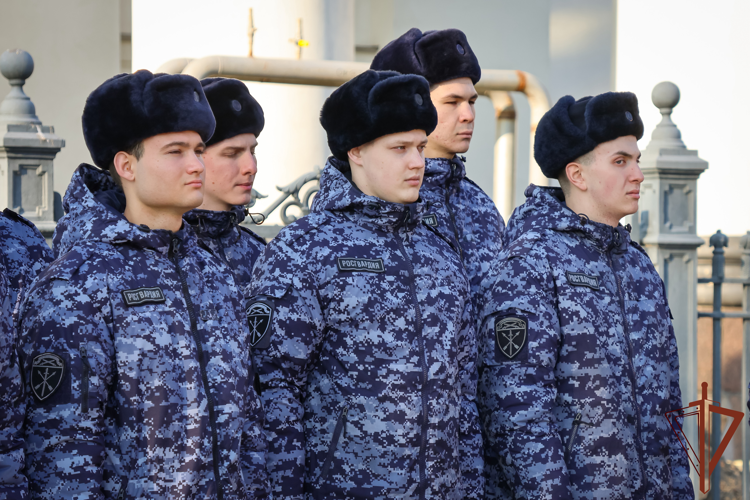 В Санкт-Петербурге росгвардейцы почтили память воинов, погибших в Русско-турецкой войне