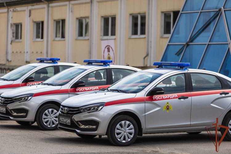 Подразделения вневедомственной охраны Росгвардии получили новые служебные автомобили в Калуге