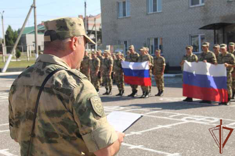 В Северо-Кавказском округе Росгвардии отметили День Государственного флага России