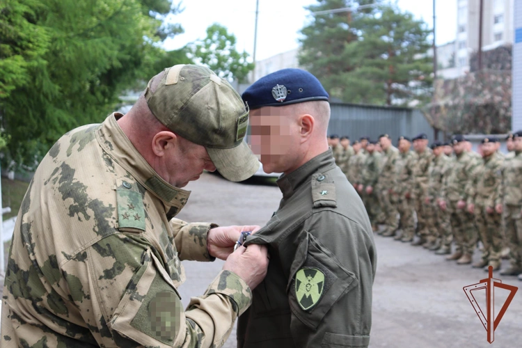 Хабаровским росгвардейцам переданы кроссовые мотоциклы и большая партия FPV-дронов для нужд СВО