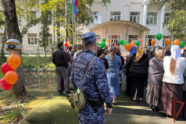 На Северном Кавказе росгвардейцы обеспечили правопорядок при проведении мероприятий в День знаний