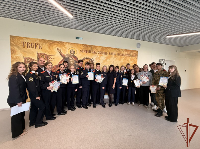 В Центральной России росгвардейцы поздравили педагогов с Днем учителя
