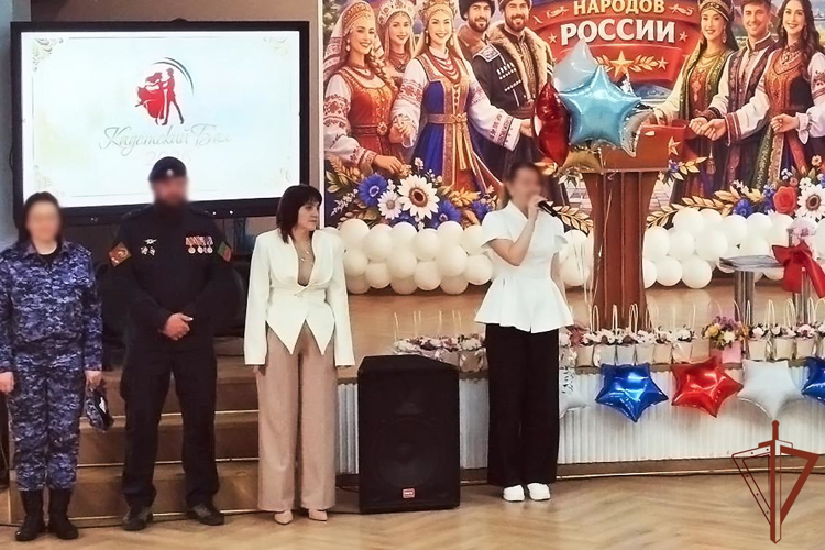 Первый кадетский бал прошел в Запорожской области при участии Росгвардии