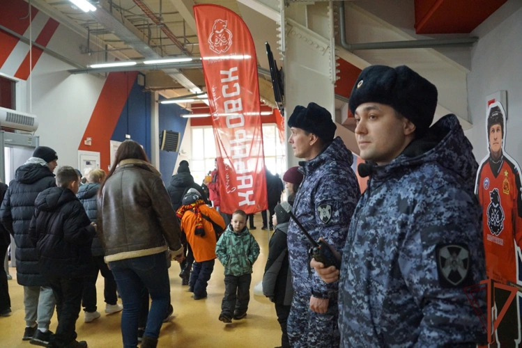 На Дальнем Востоке сотрудники Росгвардии обеспечили правопорядок на хоккейных матчах
