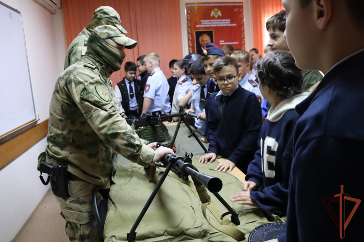 На Дальнем Востоке росгврадейцы провели занятия для детей