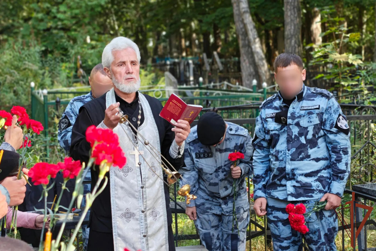 В Москве сотрудники Росгвардии почтили память товарища, погибшего при исполнении служебного долга