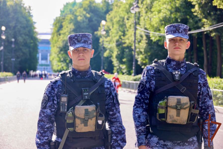 Безопасность товарищеского матча по футболу обеспечили росгвардейцы в Санкт-Петербурге
