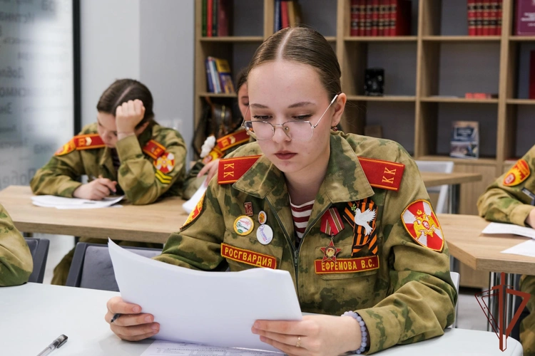 В Приволжье росгвардейцы написали «Диктант Победы» (видео)