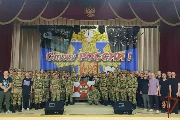 В Югре прошел комплекс профориентационных встреч Росгвардии с молодежью региона
