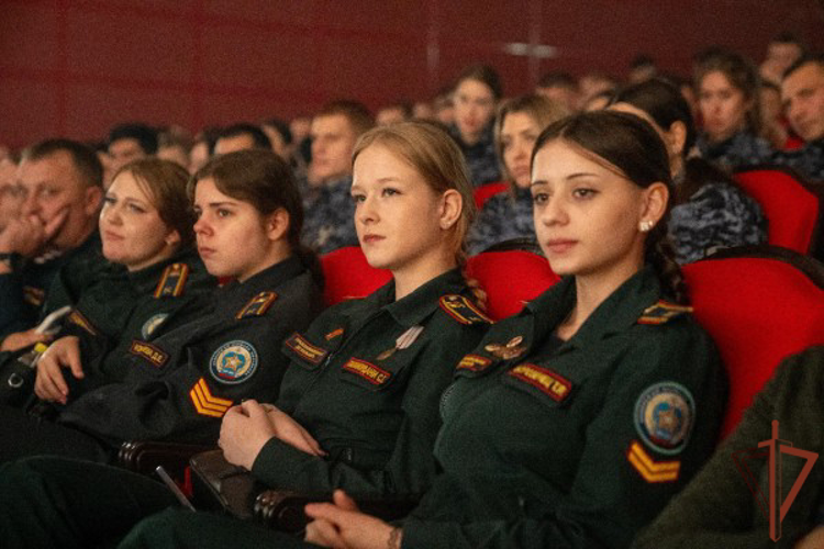 В столичном главке Росгвардии прошел показ спектакля о мужестве и долге