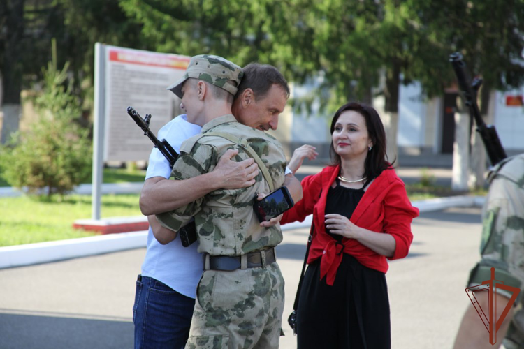 Военнослужащие нового призыва приняли присягу на верность Отечеству в подразделениях Сибирского округа Росгвардии