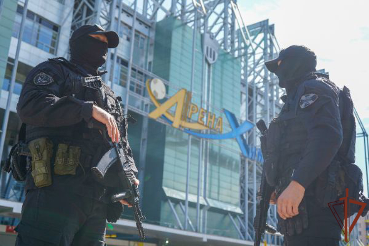 В Подмосковье росгвардейцы обеспечили правопорядок на футбольном матче Российской премьер-лиги (видео)