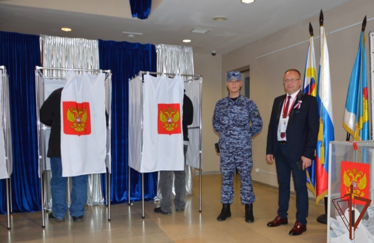 На Дальнем Востоке росгвардейцы обеспечили безопасность во время проведения выборов