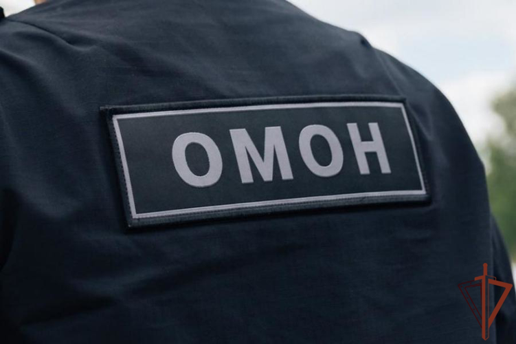 В Вологодской области при содействии ОМОН Росгвардии проведены миграционные рейды