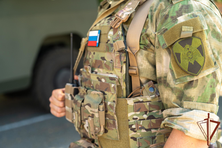 Cотрудники ОМОН помогли травмированному подростку в Анапе