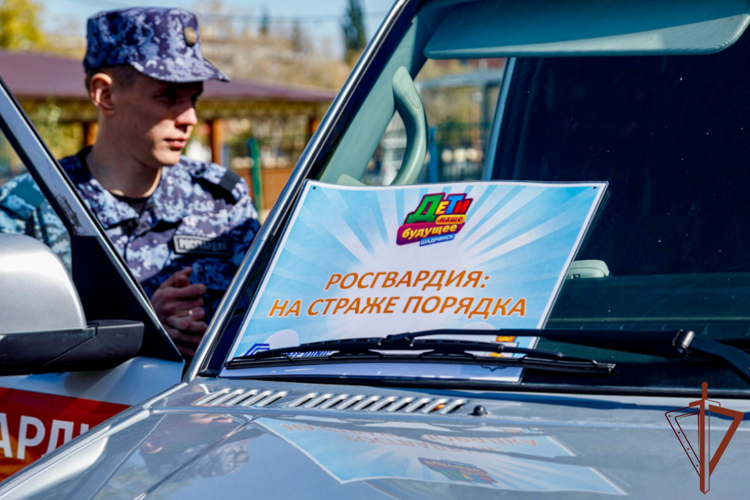 На Урале росгвардейцы провели для молодежи серию патриотических и профилактических мероприятий (видео)