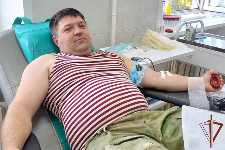 Росгвардеец из Курганской области стал Почетным донором России