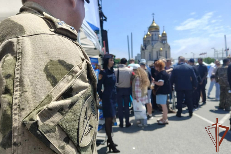 На Дальнем Востоке Росгвардия приняла участие в мероприятиях, посвященных Дню России