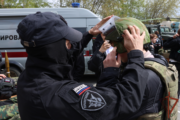 Росгвардия провела цикл патриотических и профориентационных мероприятий в регионах Сибири