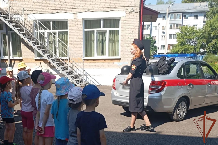 Росгвардейцы организовали для детей Сибири патриотические и познавательные мероприятия