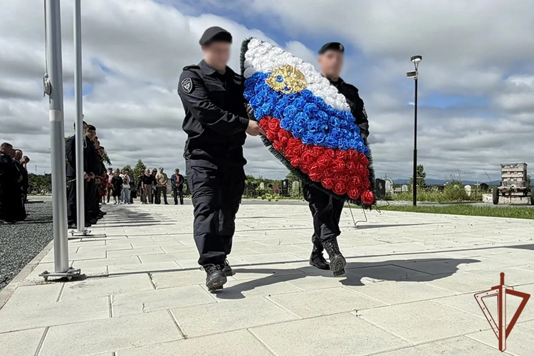 На Дальнем Востоке почтили память сотрудников Росгвардии