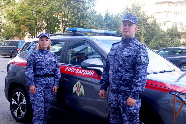 В Самаре росгвардейцы оказали доврачебную помощь мужчине, пострадавшему в результате ДТП (видео)