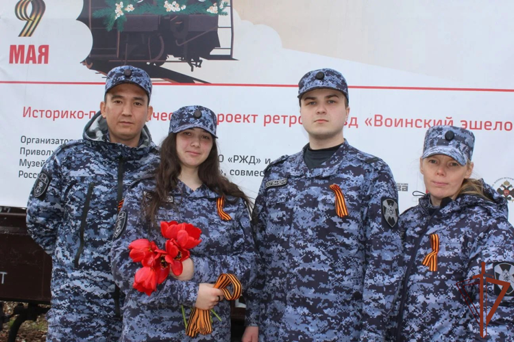 В Саратове росгвардейцы присоединились к всероссийской акции «Георгиевская ленточка» (видео)