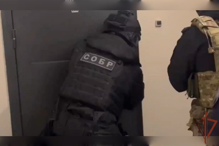 При силовой поддержке СОБР Росгвардии в Твери задержаны подозреваемые в вымогательстве