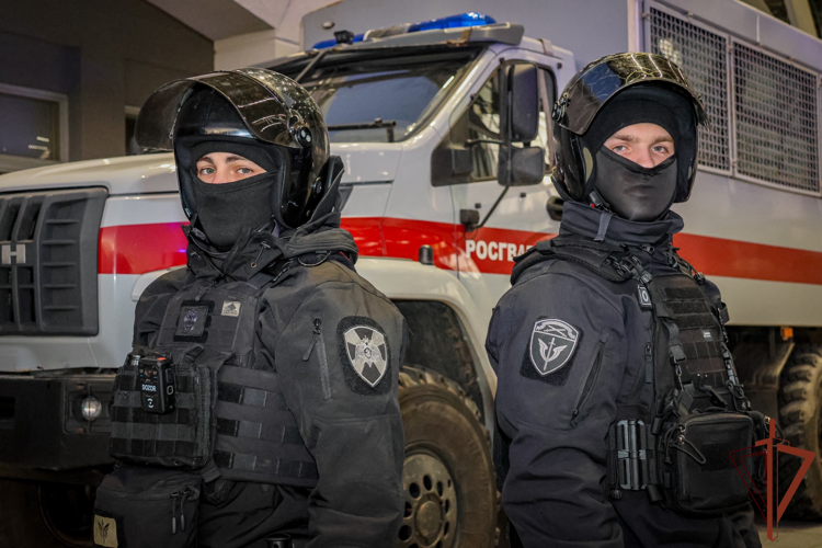 Росгвардейцы обеспечили безопасность матча КХЛ в Санкт-Петербурге