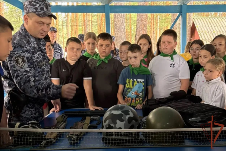 Дети из регионов Сибири познакомились со службой Росгвардии в рамках ведомственной акции