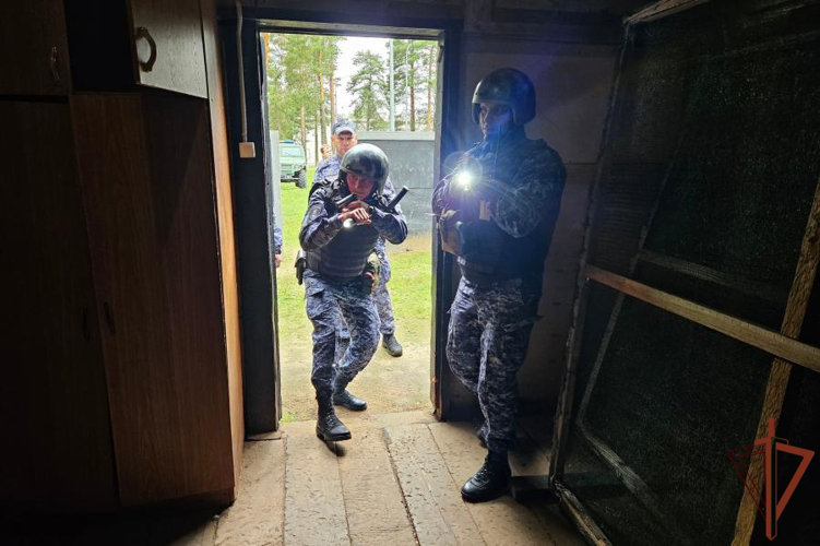 В Санкт-Петербурге завершился окружной этап ежегодного Всероссийского конкурса профессионального мастерства среди сотрудников вневедомственной охраны Росгвардии