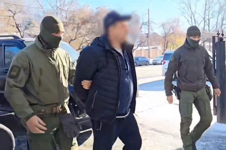 В Иркутской области при силовой поддержке СОБР Росгвардии задержаны подозреваемые в коммерческом подкупе (видео)