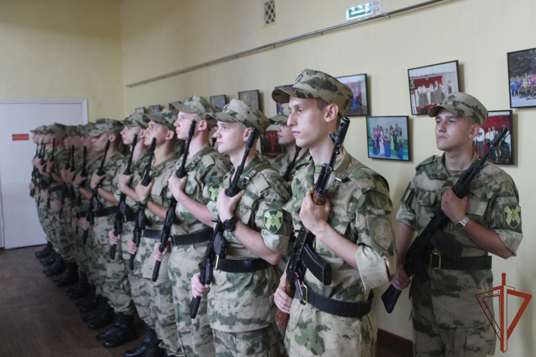 Военнослужащие нового призыва приняли присягу на верность Отечеству в подразделениях Сибирского округа Росгвардии