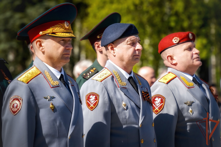 В Санкт-Петербурге росгвардейцы почтили память погибших в годы Великой Отечественной войны (видео)