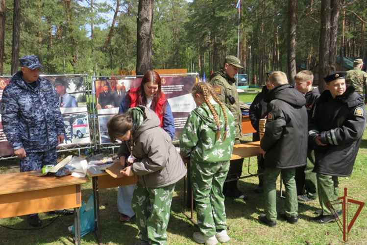 В Сибири росгвардейцы приняли участие в судействе военно-патриотической игры «Зарница 2.0»