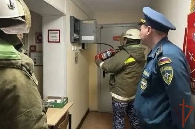В Югре сотрудники Росгвардии и МЧС провели совместную пожарно-тактическую тренировку