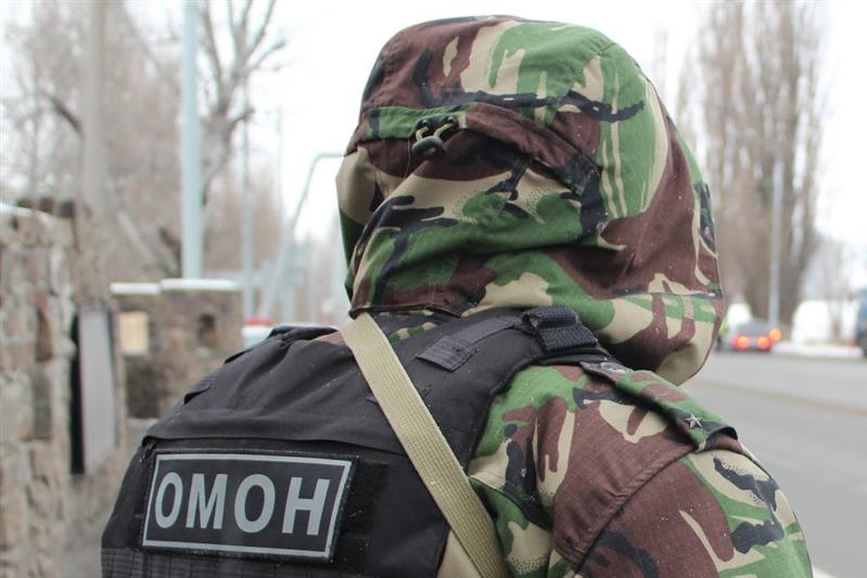 В Ростовской области бойцы ОМОНа Росгвардии задержали четырех наркоторговцев