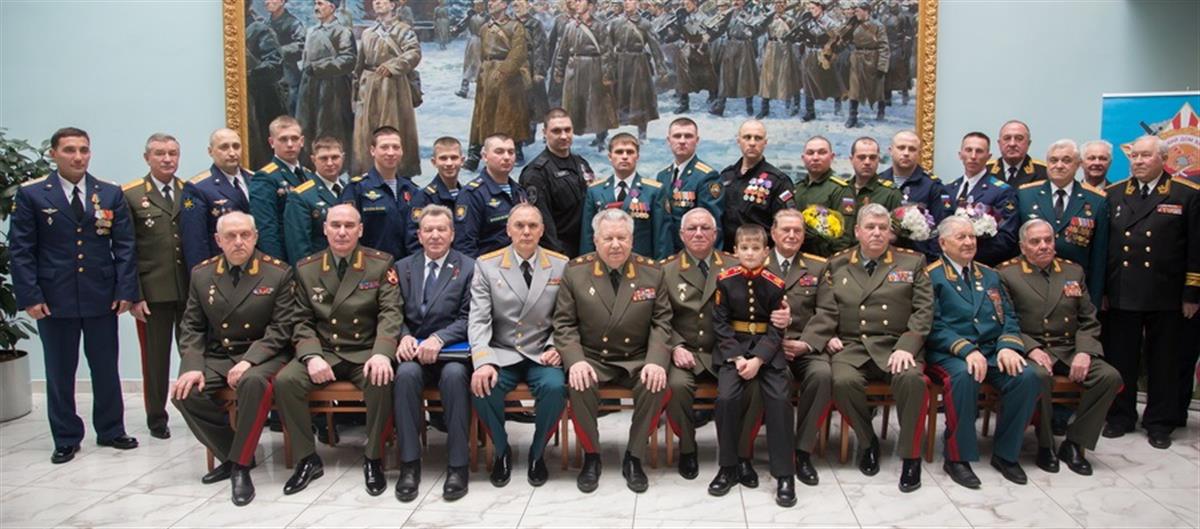 Сотрудники Росгвардии приняли участие во встрече четырех поколений защитников Отечества