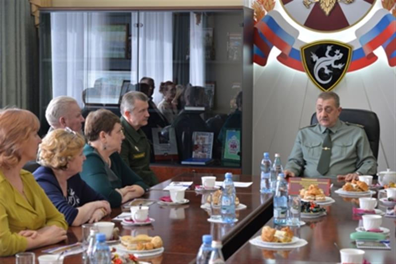 Командующий Уральским округом встретился с родственниками погибших военнослужащих и сотрудников Росгвардии