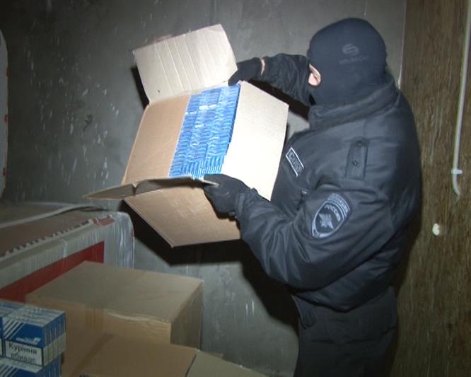 В Курской области при силовой поддержке сотрудников Росгвардии пресечено незаконное производство табачных изделий