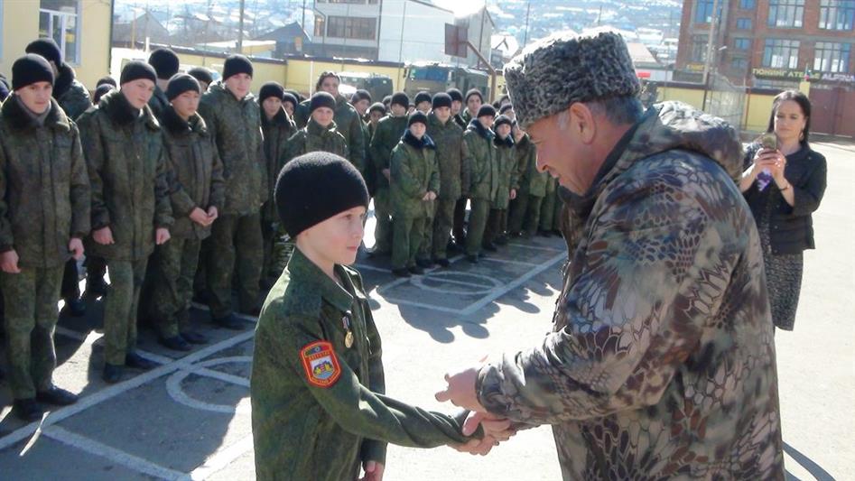 В Дагестане бойцы СОБРа встретились с воспитанниками кадетского корпуса имени Героя России генерал-полковника Г.Н. Трошева