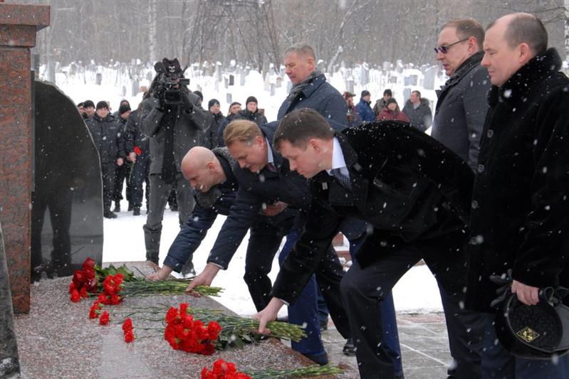 В г. Перми бойцы СОБРа почтили память павших сотрудников
