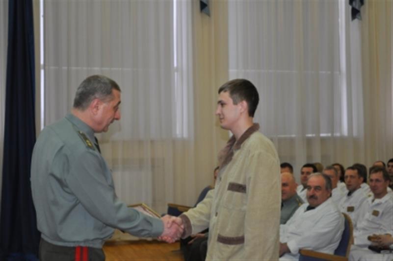 Командующий Уральским округом Росгвардии генерал-лейтенант Игорь Голлоев посетил окружной военный госпиталь