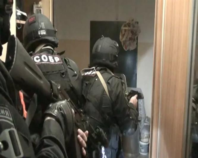 В г. Вологде сотрудники СОБРа Росгвардии задержали мужчину, удерживавшего в заложниках женщину