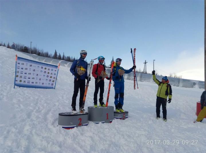 Военнослужащий Центрального округа на чемпионате России по ски-альпинизму завоевал серебряную медаль