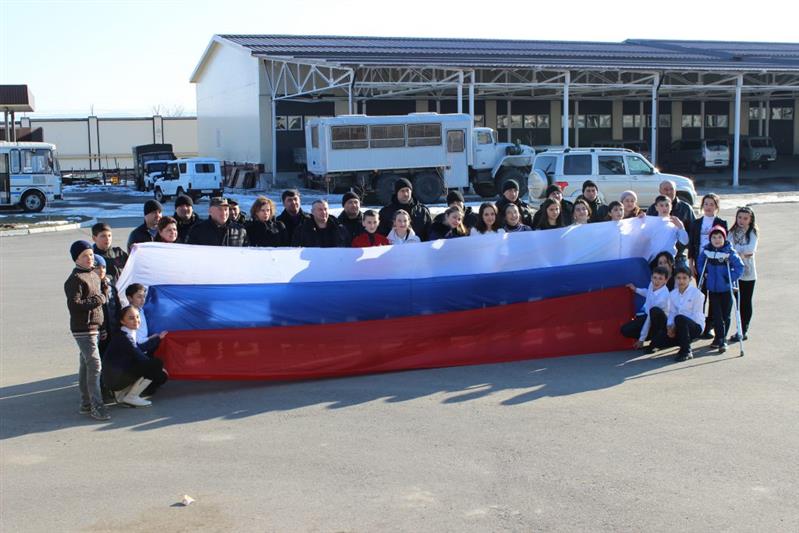 В г. Нальчике сотрудники ОМОНа и СОБРа Росгвардии провели со школьниками «Урок мужества»