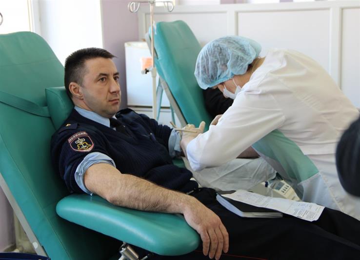 В г. Иванове сотрудники Росгвардии сдали кровь для тяжело больной девочки