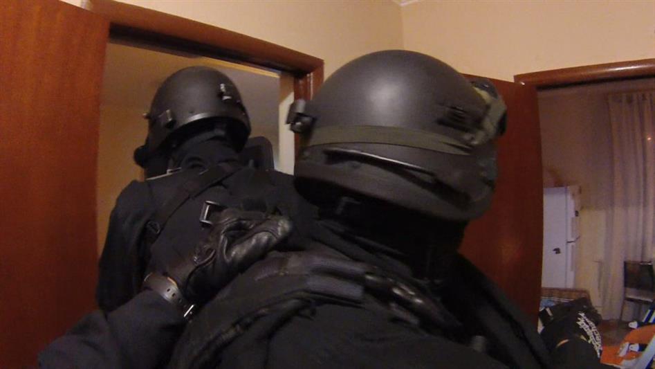 В Москве сотрудники Росгвардии задержали одного из налетчиков на инкассаторов Главного центра специальной связи (видео)